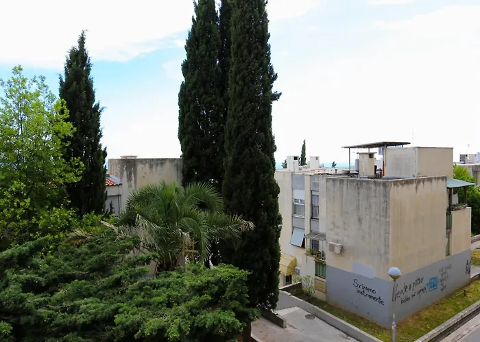 With Wifi - 15541 Apartment Split