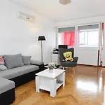 With Wifi - 15541 Apartment Split