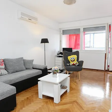 With Wifi - 15541 Apartment Split