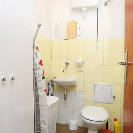 With Wifi - 15541 Apartment Split